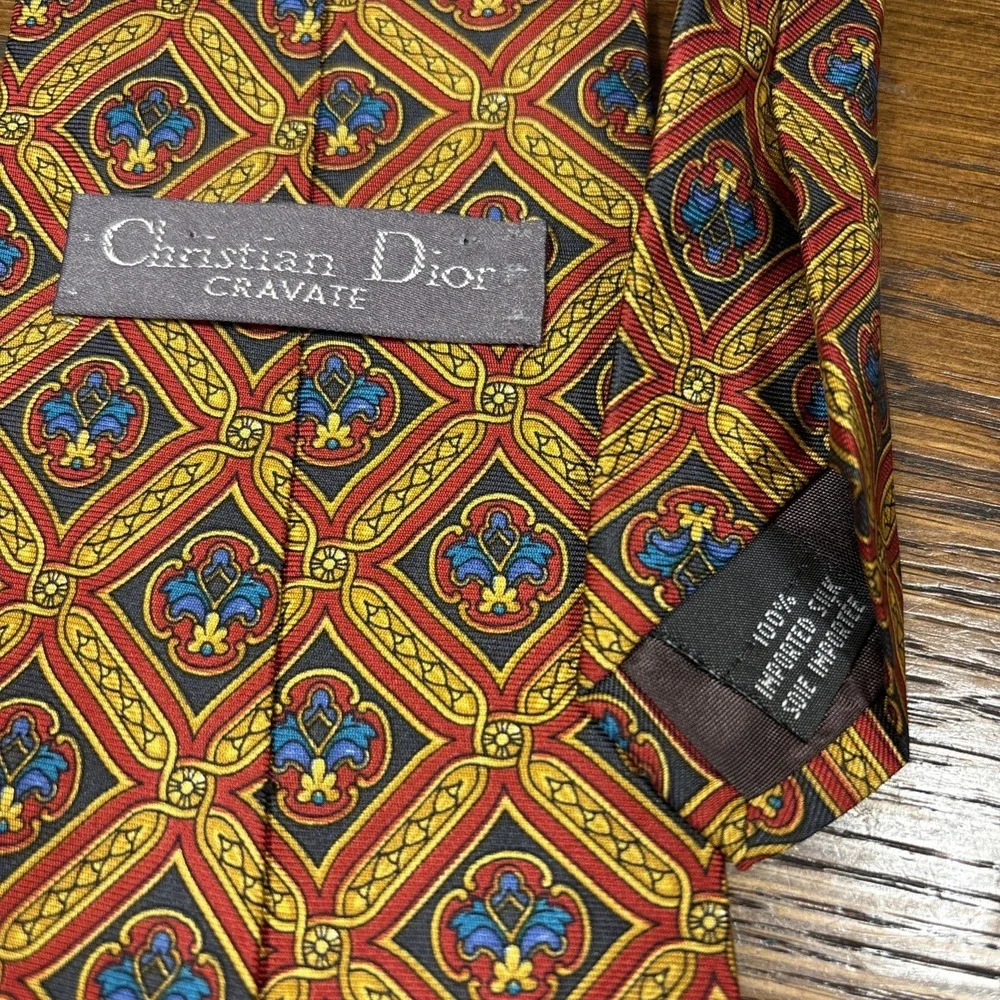 Christian Dior Cravates 100% Silk Neck Tie Red Gold Geometric Dress Canada Made